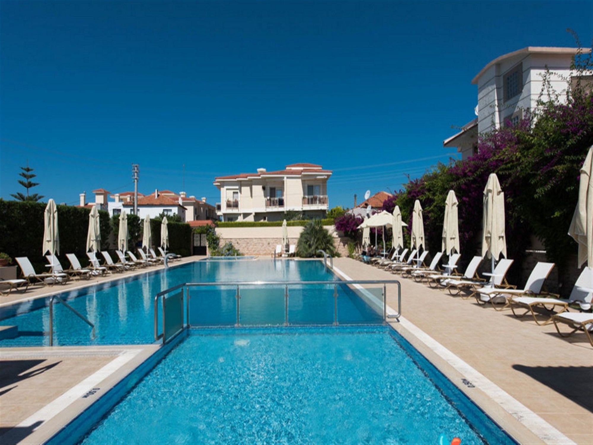 Kamer Exclusive Hotel & Suites Кешме Экстерьер фото